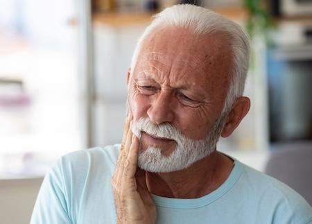 An elderly man with a dental emergency in Pampa TX